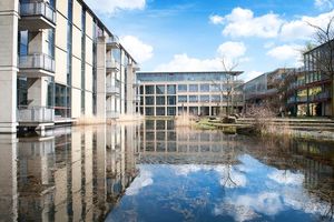 Immobilien kann man studieren – an DER Immobilienhochschule