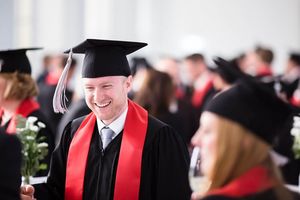 Abschlussfeier an der (SMT) School of Management and Technology