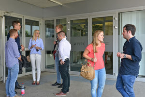 Studierende während einer Vorlesungspause